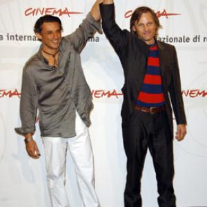 Viggo Mortensen and Enrico Lo Verso at event of Alatriste (2006)