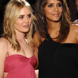 Halle Berry and Alison Lohman at event of Things We Lost in the Fire (2007)