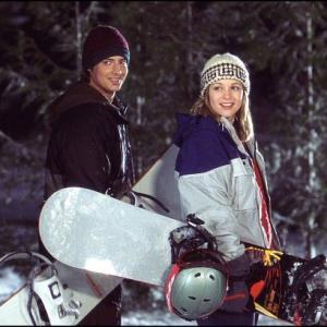 Still of AJ Cook and Jason London in Out Cold 2001