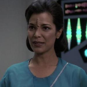 Kamala Lopez as Tincoo in Star Trek Voyager