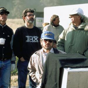 George Lucas and Steven Spielberg in Indiana Dzounsas ir paskutinis kryziaus zygis 1989