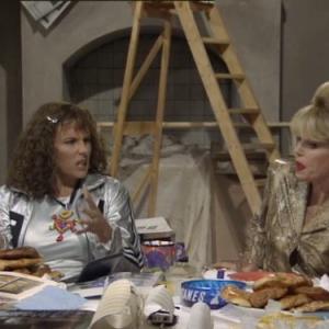 Still of Joanna Lumley and Jennifer Saunders in Absolutely Fabulous 1992
