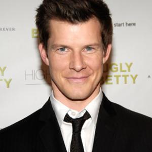 Eric Mabius at event of Ugly Betty (2006)