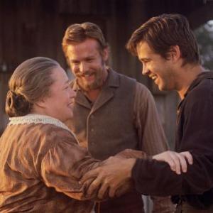 Still of Kathy Bates Colin Farrell and Gabriel Macht in American Outlaws 2001