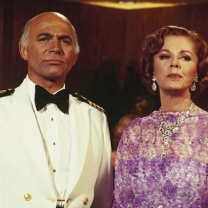 Still of Gavin MacLeod and Eleanor Parker in The Love Boat 1977