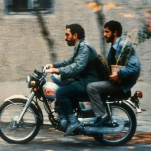 Still of Mohsen Makhmalbaf in Nema-ye Nazdik (1990)