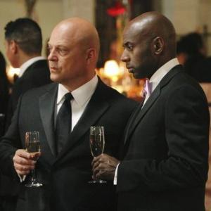 Still of Michael Chiklis and Romany Malco in No Ordinary Family 2010