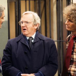Still of Hal Linden and Arthur Malet in Barney Miller (1974)