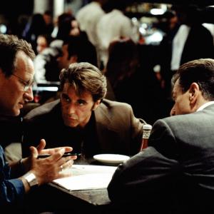 Still of Robert De Niro Al Pacino and Michael Mann in Heat 1995