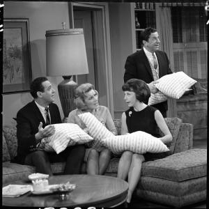 Still of Dick Van Dyke, Morey Amsterdam, Rose Marie, Jerry Paris and Ann Morgan in The Dick Van Dyke Show (1961)