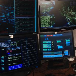 SCORPION: CBS TV Pilot: Authentic looking Air traffic control software was created for the LAX control Tower scenes.