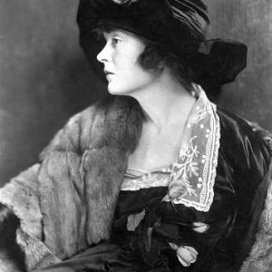Mae Marsh, 1918.