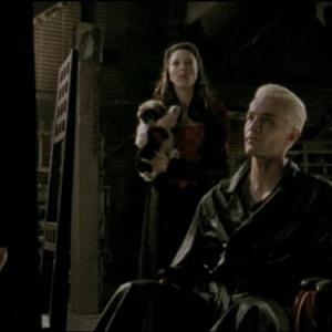 Still of Michelle Trachtenberg and James Marsters in Vampyru zudike (1997)