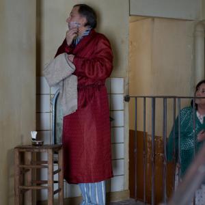 Still of Fabrice Luchini and Carmen Maura in Les femmes du 6e étage (2010)