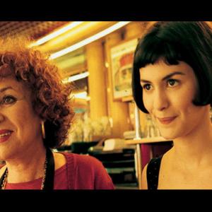 Still of Claire Maurier and Audrey Tautou in Amelija is Monmartro 2001