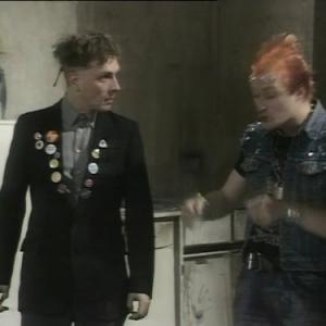 Still of Adrian Edmondson and Rik Mayall in The Young Ones 1982