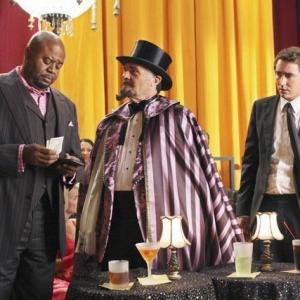 Still of Chi McBride, Fred Willard and Lee Pace in Pushing Daisies (2007)