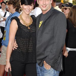 Jennifer Love Hewitt and Ross McCall at event of Karibu piratai: numirelio skrynia (2006)