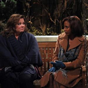 Still of Holly Robinson Peete and Melissa McCarthy in Mike & Molly (2010)