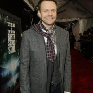 Joel McHale at event of The Day the Earth Stood Still (2008)