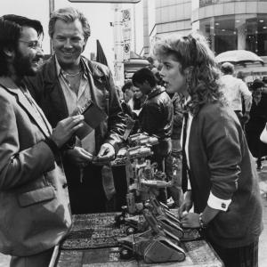 Still of Cynthia Gibb, Fisher Stevens and Michael McKean in Short Circuit 2 (1988)