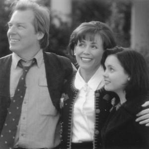 Still of Christina Ricci, Bess Armstrong and Michael McKean in That Darn Cat (1997)