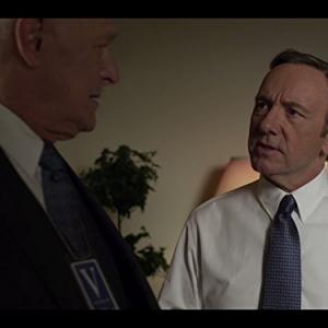 Still of Kevin Spacey and Gerald McRaney in Kortu Namelis 2013