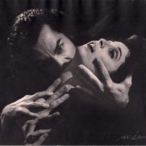 Jeffrey Meek as Dracula with Nell Balaban as Mina.