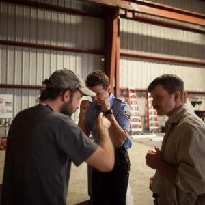 Still of Derek Cianfrance, Bradley Cooper and Ben Mendelsohn in Niujorko seselyje (2012)