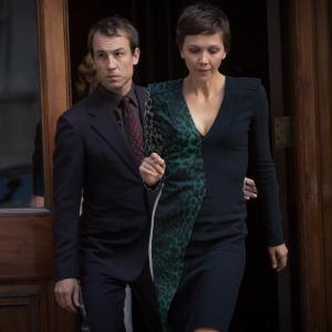 Still of Maggie Gyllenhaal and Tobias Menzies in The Honourable Woman 2014