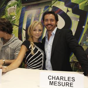 Charles Mesure and Laura Vandervoort at event of V 2009