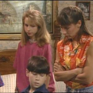 Still of Michael Fishman Alicia Goranson and Laurie Metcalf in Roseanne 1988