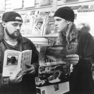Still of Kevin Smith and Jason Mewes in Mallrats (1995)