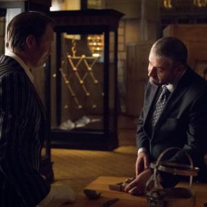 Still of Mads Mikkelsen and Fortunato Cerlino in Hanibalas 2013