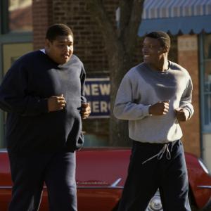 Still of Rob Brown and Omar Benson Miller in The Express 2008