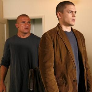 Still of Wentworth Miller and Dominic Purcell in Kalejimo begliai 2005