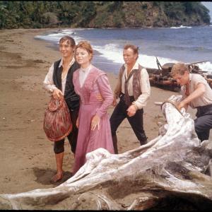 Still of James MacArthur, Dorothy McGuire and John Mills in Swiss Family Robinson (1960)