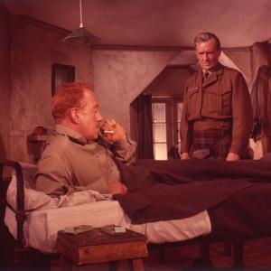Still of Alec Guinness and John Mills in Tunes of Glory 1960