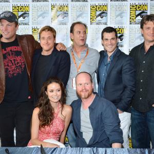 Adam Baldwin, Nathan Fillion, Sean Maher, Tim Minear, Alan Tudyk, Joss Whedon and Summer Glau at event of Firefly (2002)