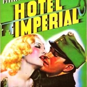 Ray Milland and Isa Miranda in Hotel Imperial 1939