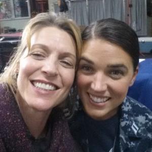 Elyse as Debbie Foster with her daughter Cara Foster(Marissa Neitling) on TNT's The Last Ship