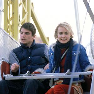 Still of Josh Hartnett and Radha Mitchell in Mozart and the Whale (2005)
