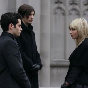 Still of John Patrick Amedori Penn Badgley and Taylor Momsen in Liezuvautoja 2007