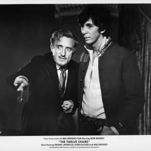Still of Frank Langella and Ron Moody in The Twelve Chairs 1970
