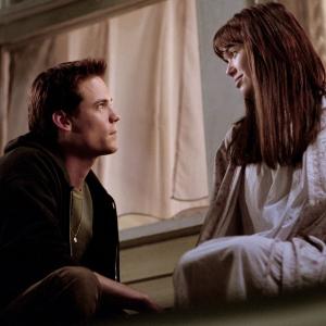 Still of Mandy Moore and Shane West in Isimintinas kelias 2002
