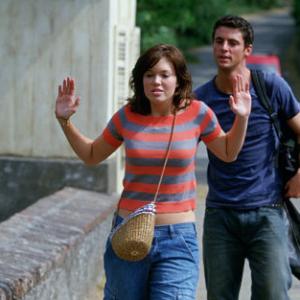 Still of Matthew Goode and Mandy Moore in Chasing Liberty 2004