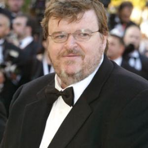 Michael Moore at event of Srekas 2 (2004)