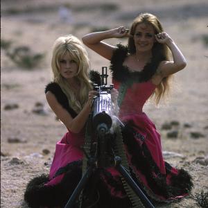 Still of Brigitte Bardot and Jeanne Moreau in Viva Maria! 1965