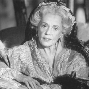 Still of Jeanne Moreau in Ilgai ir laimingai Pelenes istorija 1998