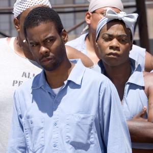 Still of Chris Rock and Tracy Morgan in The Longest Yard 2005